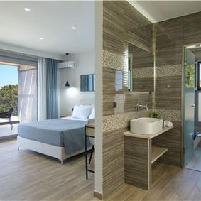 3 bedroom villa with pool & sea views, Agios Mathaios, sleeps 6